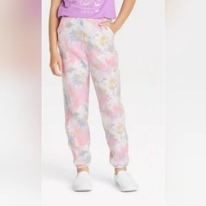 Show your little one's patriotic side with this two-piece shorts set from Cat &